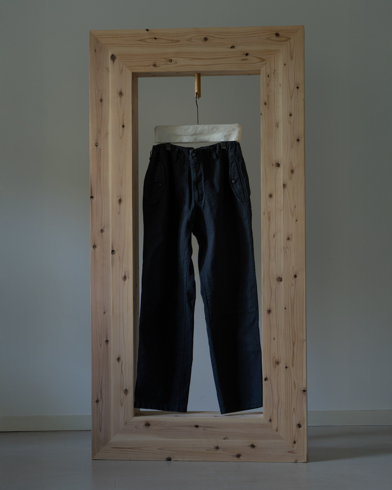 Garment-dye knee patch pants
