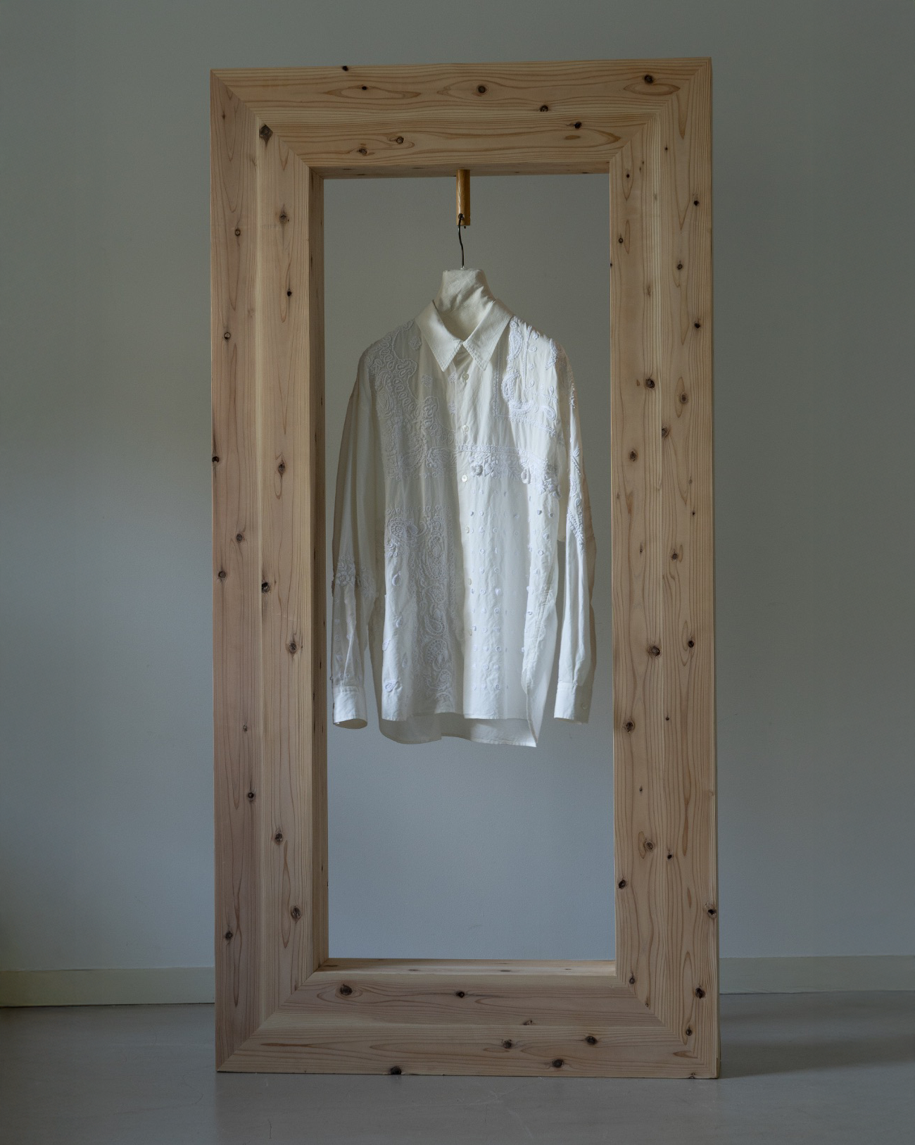 Hand embroidery shirt 