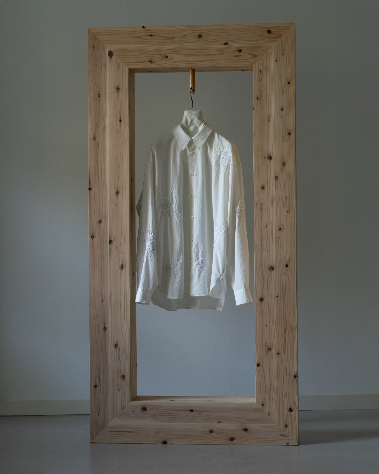 Hand embroidery shirt 